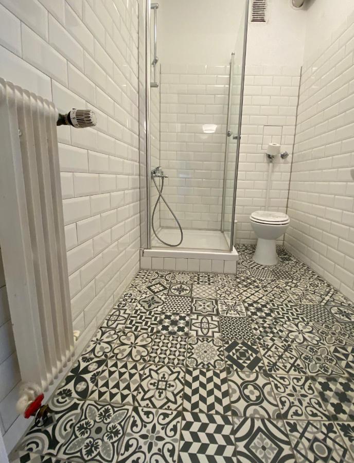 Tm Aparts Dortmund Dış mekan fotoğraf Bathroom floor tiles