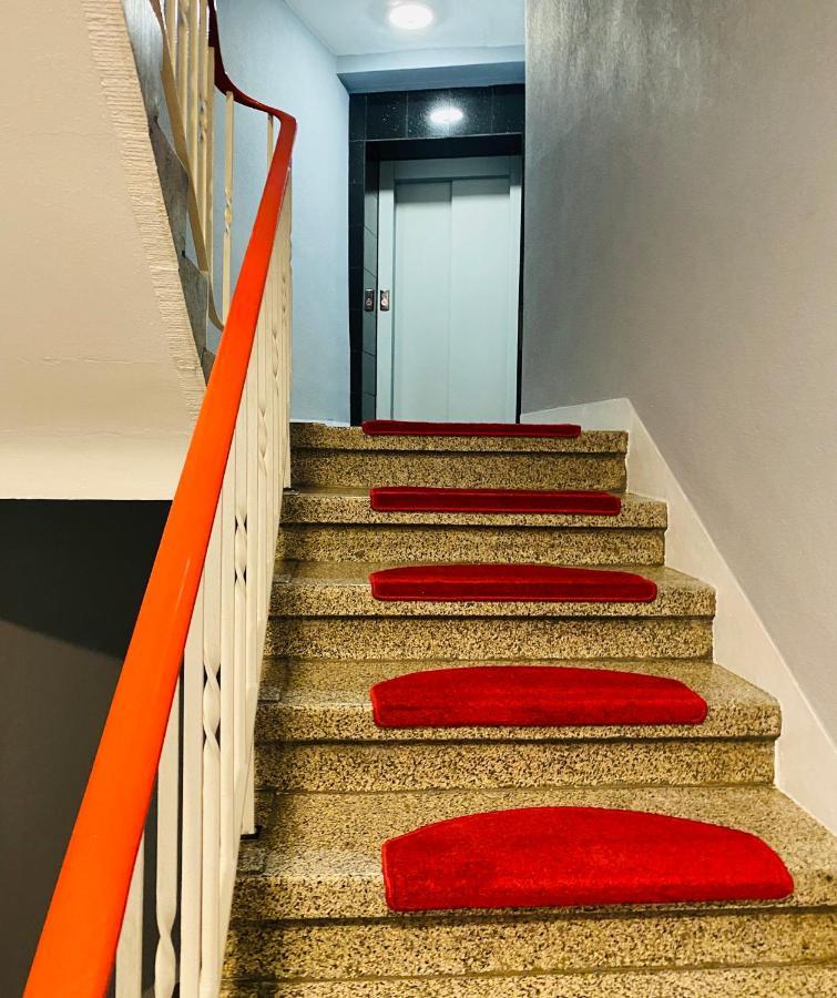 Tm Aparts Dortmund Dış mekan fotoğraf Stairs in the hotel